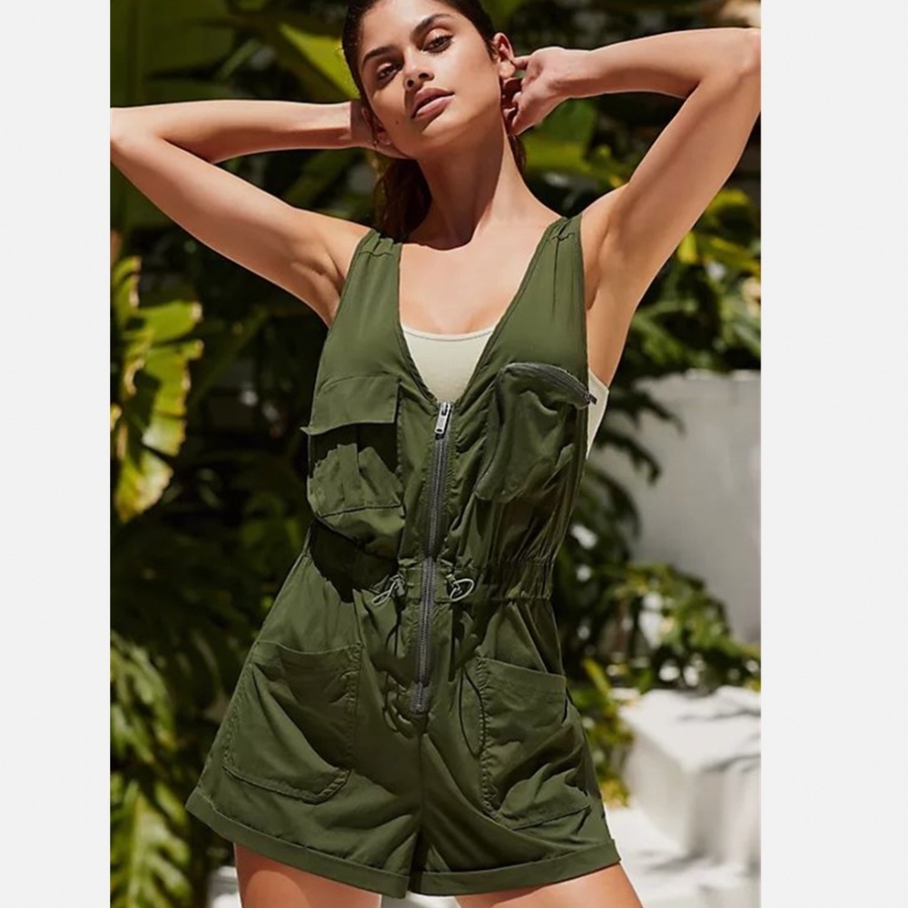 Free People Noiseless Back On Trek Shortsie Green Size S NWOT